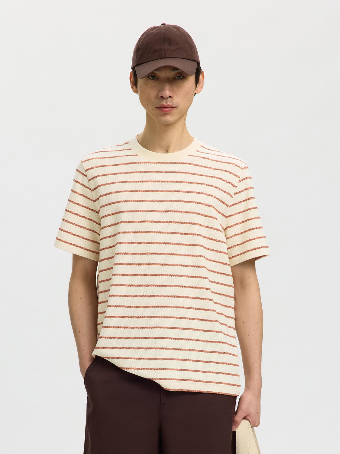 model_shot-front